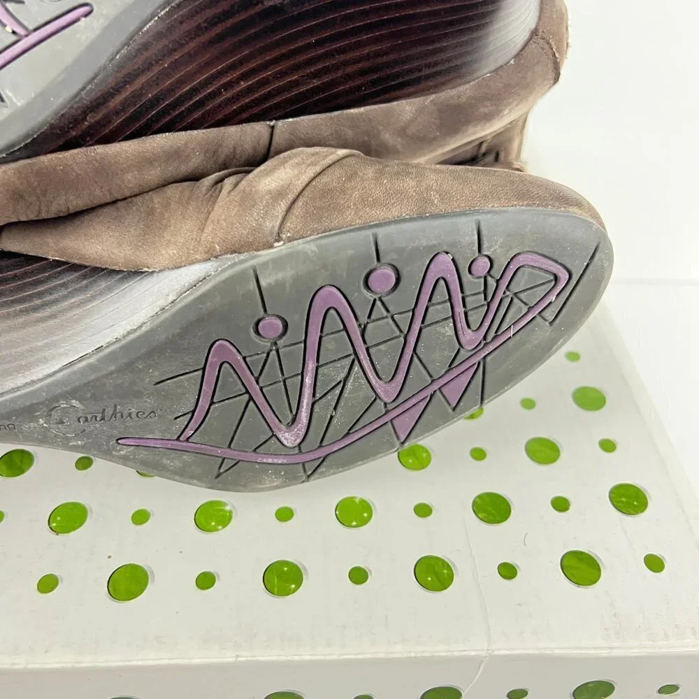 Earthies Chelsea Brown Suede Wedge Boots Size 10 M - Picture 11 of 16